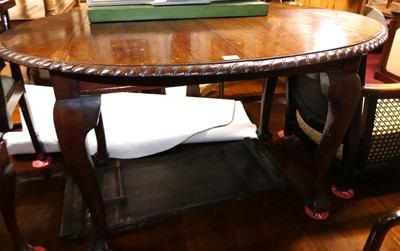 Lot 1332 - An early 20th century mahogany extending...