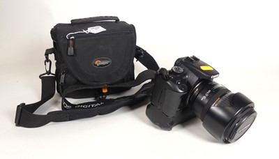 Lot 499 - A Canon EOS 400D digital camera, with zoom...