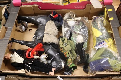 Lot 1542 - 2 trays of mixed Action Man Palitoy and...
