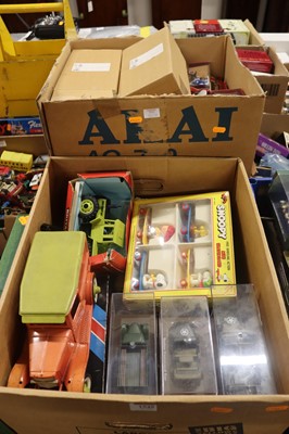 Lot 1545 - 2 trays of mixed diecast and tinplate toys to...