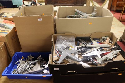 Lot 1560 - Collection of mixed 00 Gauge railway track,...