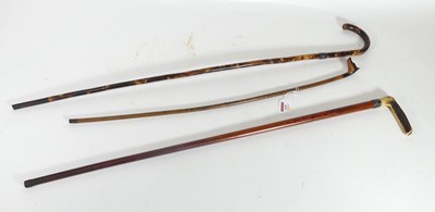 Lot 525 - A 19th century walking stick, having a horn...