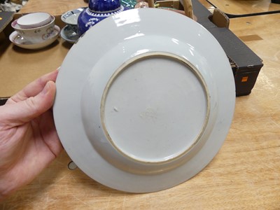 Lot 59 - A collection of Chinese ceramics to include...