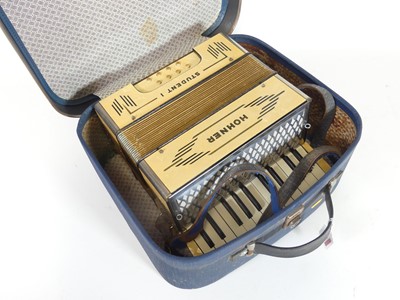 Lot 531 - A Hohner Student I accordian