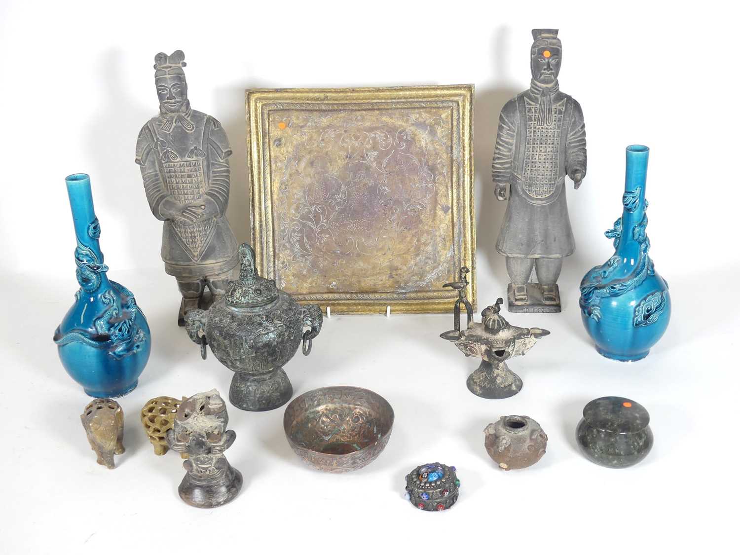 Lot 68 - A collection of oriental items, to include a...