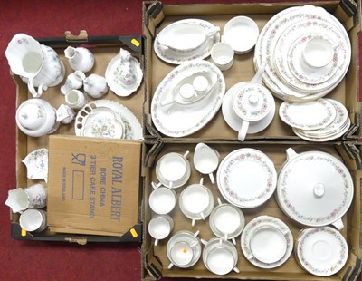 Lot 75 - A collection of Royal Albert 'Belinda' pattern...