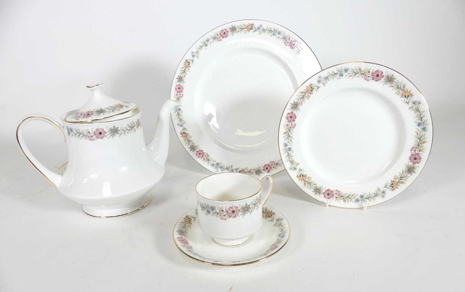 Lot 75 - A collection of Royal Albert 'Belinda' pattern...