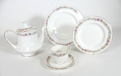 Lot 75 - A collection of Royal Albert 'Belinda' pattern...