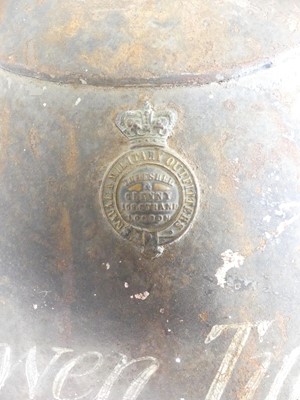 Lot 81 - A 19th century Toleware hat box, bearing a...