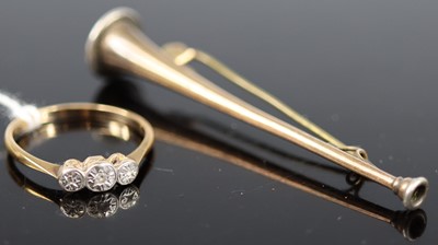 Lot 370 - A 9ct gold and platinum small diamond set...