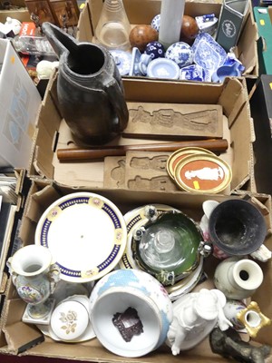 Lot 550 - A collection of ceramics and glass, to include...