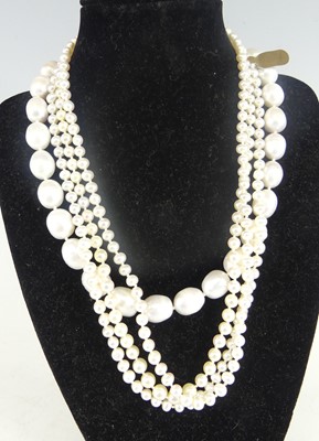 Lot 428 - Assorted freshwater pearls, to include a...