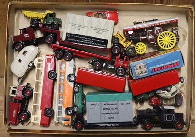 Lot 1501 - A tray of mixed scale plastic and diecast...
