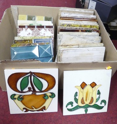 Lot 605 - A collection of Victorian and later ceramic...