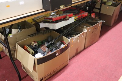 Lot 1524 - Five boxes of mixed ex-model makers railway...