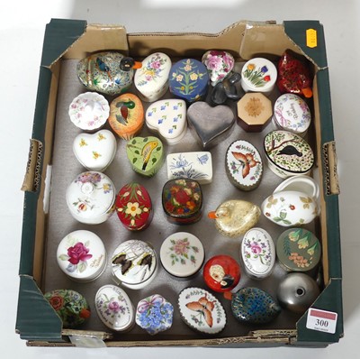 Lot 300 - A collection of trinket boxes, to include...