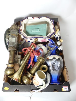 Lot 596 - A box of miscillaneous items to include; a...