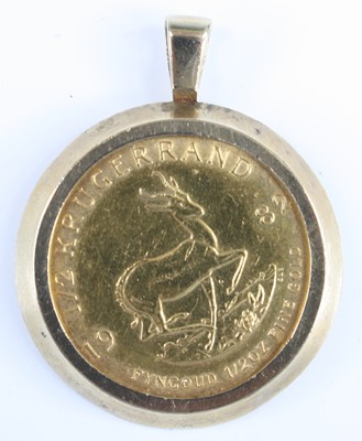 Lot South Africa, 1982 gold Krugerrand, obv;...