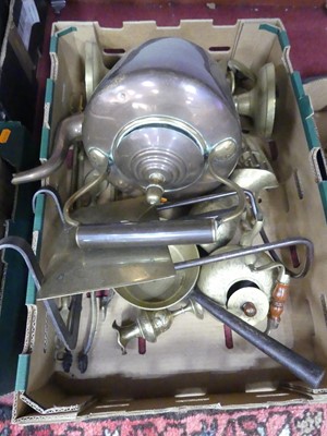 Lot 626 - A collection of brass and copper items to...