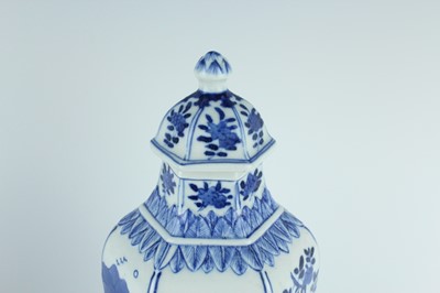 Lot 167 - A pair of Chinese blue and white hexagonal...