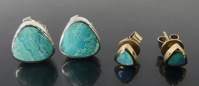 Lot 2555 - Two pairs of earrings, the first being 9ct...