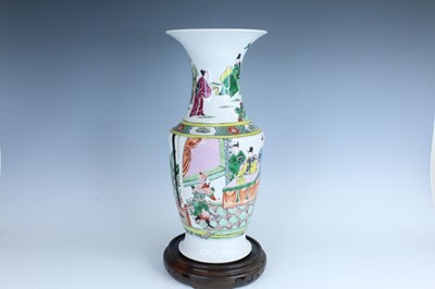 Lot 179 - A Chinese famille verte yenyen vase, Qing...