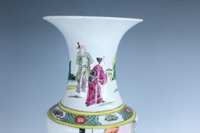 Lot 179 - A Chinese famille verte yenyen vase, Qing...