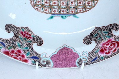 Lot 191 - Two large Chinese export porcelain dishes,...