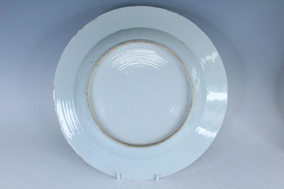 Lot 191 - Two large Chinese export porcelain dishes,...