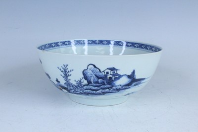 Lot 3 - A Chinese blue and white bowl, Qing Dynasty,...