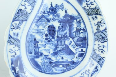 Lot 9 - A pair of Chinese blue and white leaf-shaped...