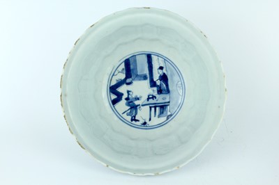 Lot 23 - A pair of Chinese blue and white bowls, Qing...