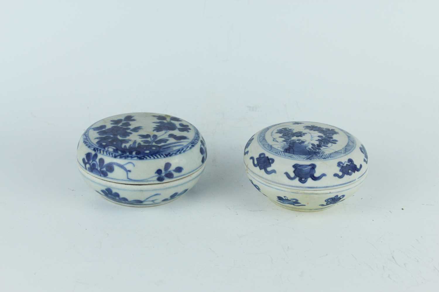 Lot 170 - Two Chinese blue and white boxes and covers,...