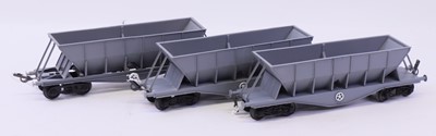 Lot 202 - Three unidentified make 0-gauge bogie hopper...