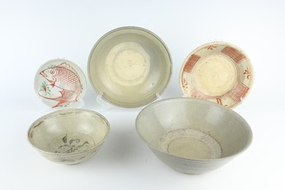 Lot 115 - Five Chinese bowls and a saucer, Yuan to early...