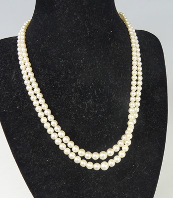 Lot 2799 - A modern cultured pearl double-string choker,...