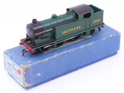 Lot 433 - A Hornby Dublo post-war EDL7 Southern loco in...