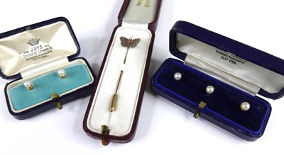 Lot 2809 - A cased pair of 15ct gold cultured...