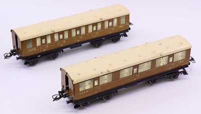 Lot 323 - Two Hornby 0 gauge No. 2 LNER coaches to...