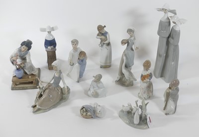 Lot 36 - A Lladro Spanish porcelain figure as a Geisha...