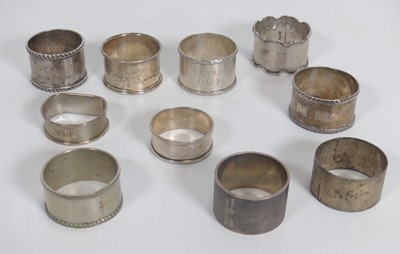 Lot 211 - An Edwardian silver napkin ring, having a...