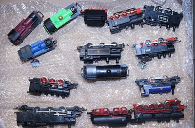 Lot 1551 - A collection of unboxed 00 gauge and HO gauge...