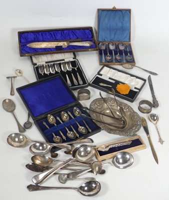 Lot 322 - A collection of miscellaneous items, to...