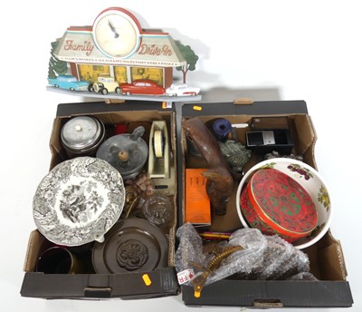Lot 140 - A collection of items to include pewter ash...