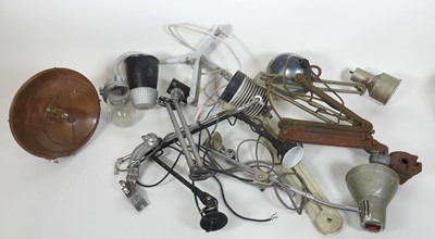 Lot 148 - A collection of lighting, to include various...