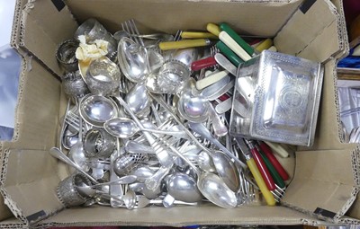 Lot 166 - A collection of silver plated flatware,...