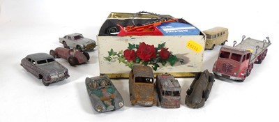Lot 426 - A collection of diecast model vehicles to...