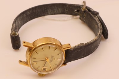 Lot 295 - A lady's Omega 9ct gold cased automatic...