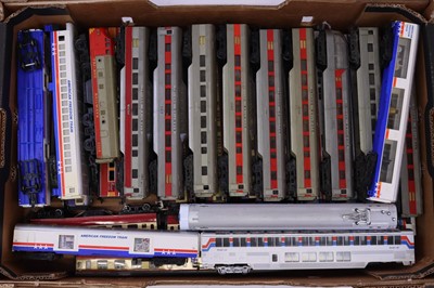 Lot 958 - One tray containing various HO gauge and 00...