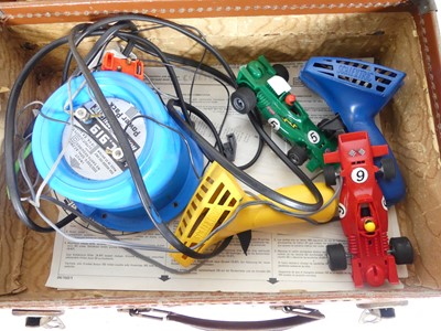 Lot 470 - A collection of Scalextric to include two cars,...